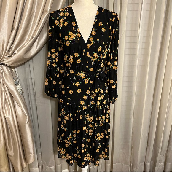 EUC CAbi 5945 Debut Dress Spring 2021 Size Large - Picture 1 of 6